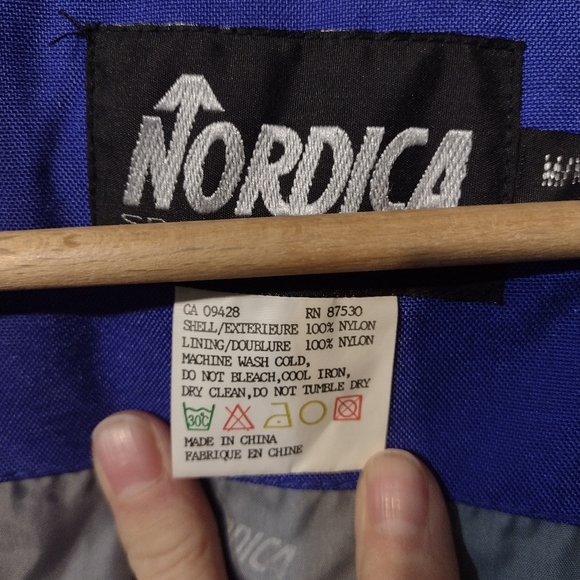 Nórdica size Medium Ski Anorak jacket black 6 pockets, hood - Picture 3 of 17